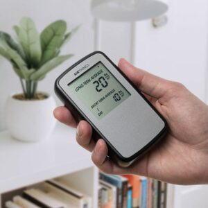 Med Airthings Corentium Home elektronisk radonmätare kan du enkelt mäta radon hemma själv. Passar för kort- och långtidsmätning