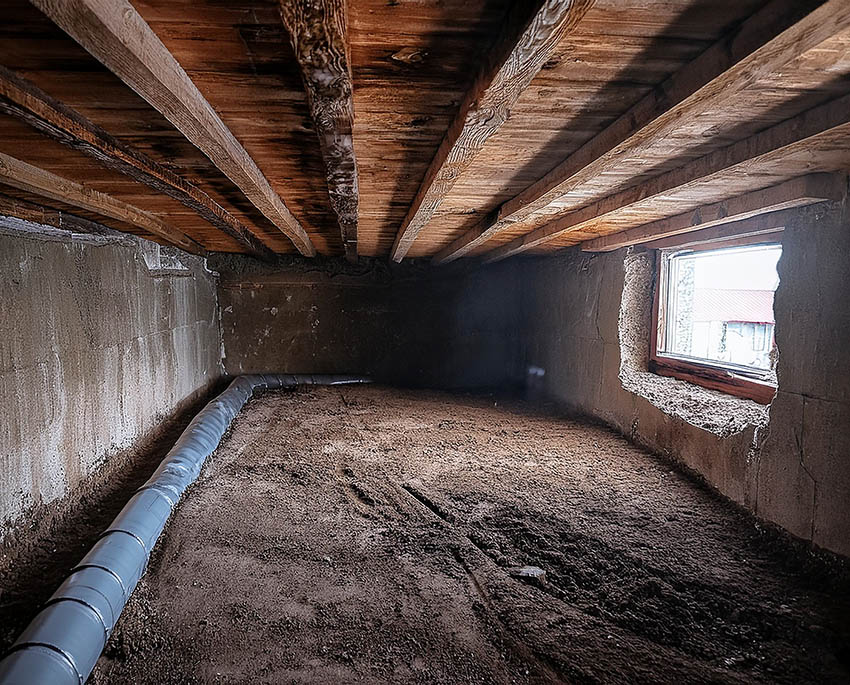 Fukt i krypgrunden kan uppstå av flera olika orsaker