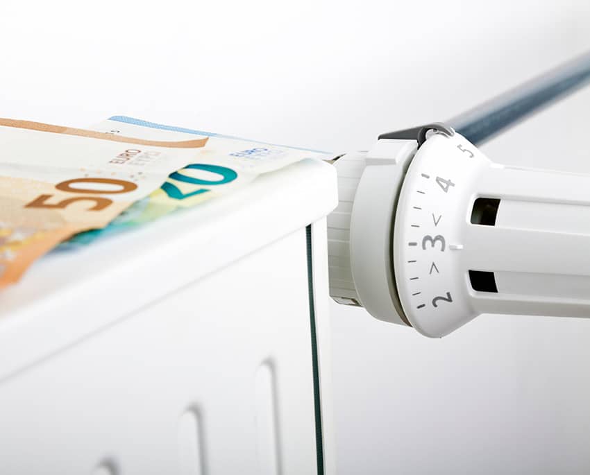 Beroende på hur effektiv värmeväxlaren är kan man återvinna upp till 95% av värmen i inomhusluften. Men även vid sämre effektivitet syns det på den totala värmeräkningen