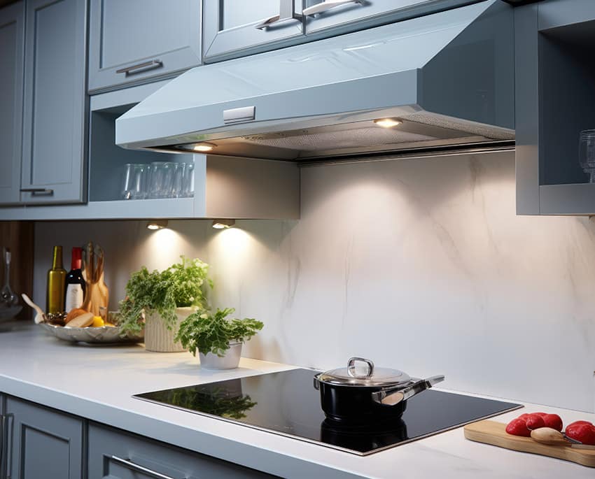 För att förhindra vitmögel från att återkomma är det mycket viktigt att använda sig av förebyggande åtgärder såsom att vädra för frisk luft, använda fläkten vid matlagning och att torka kläderna ute